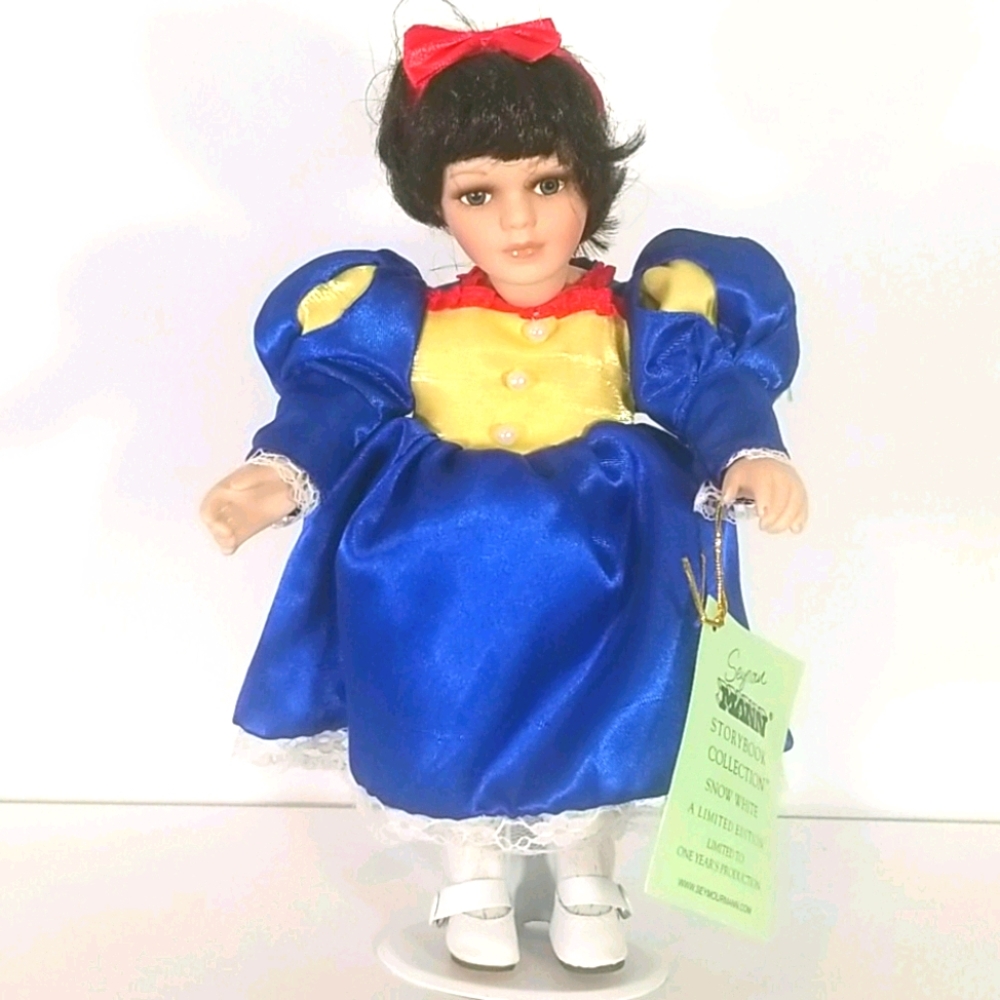 Seymour Mann Story Book Collection Snow White Doll